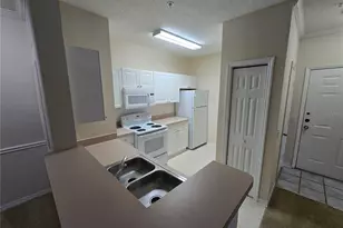 18001 Richmond Pl Dr, Tampa, FL 33647 - Photo 5