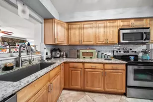 1404 N Palm Dr, Plant City, FL 33563 - Photo 5