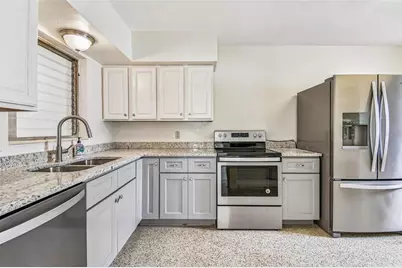 1101 81st Avenue N, Saint Petersburg, FL 33702 - Photo 11