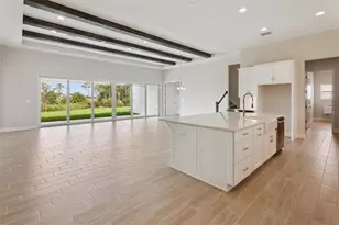 35418 Big Hawk Dr, Zephyrhills, FL 33541 - Photo 3