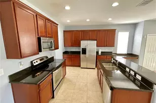18208 Saltwater Run Pl, Tampa, FL 33647 - Photo 7