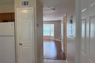 37240 Embassy Pk Ln, Dade City, FL 33525 - Photo 9