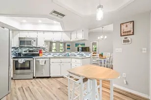 8316 Kingsdale St, Spring Hill, FL 34608 - Photo 11