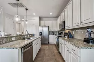 2588 Shanti Dr, Kissimmee, FL 34746 - Photo 15