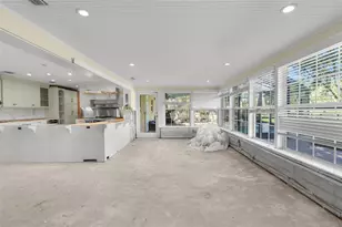 1467 54th Ave NE, Saint Petersburg, FL 33703 - Photo 9