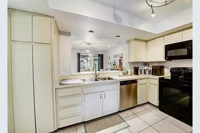 6326 Grand Bahama Circle #H, Tampa, FL 33615 - Photo 7