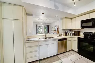 6326 Grand Bahama Cir, Tampa, FL 33615 - Photo 7