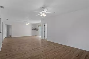 1563 Eden Isle Blvd NE, Saint Petersburg, FL 33704 - Photo 11