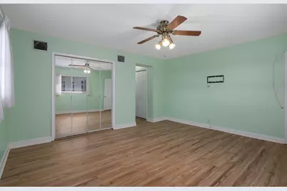 1563 Eden Isle Boulevard NE, Saint Petersburg, FL 33704 - Photo 29