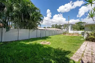 1563 Eden Isle Blvd NE, Saint Petersburg, FL 33704 - Photo 53