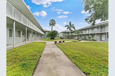 335 47th Avenue N, Saint Petersburg, FL 33703 - Photo 5