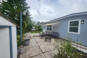 7715 W Pocahontas Ave, Tampa, FL 33615 - Photo 23