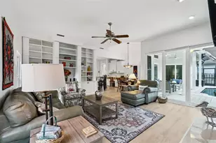 660 Bay Laurel Ct NE, Saint Petersburg, FL 33703 - Photo 17