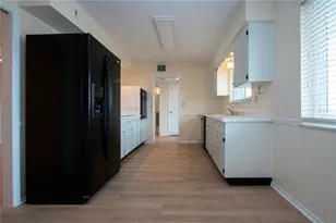 1715 Danbury Dr, Sun City Center, FL 33573 - Photo 17