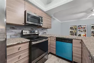 1112 Longfellow Rd, Sarasota, FL 34243 - Photo 3