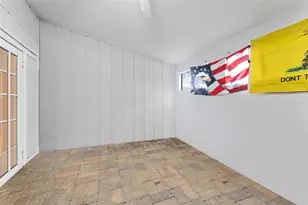 1112 Longfellow Rd, Sarasota, FL 34243 - Photo 43