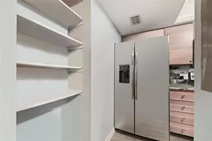 1112 Longfellow Rd, Sarasota, FL 34243 - Photo 15