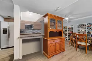 1112 Longfellow Rd, Sarasota, FL 34243 - Photo 11