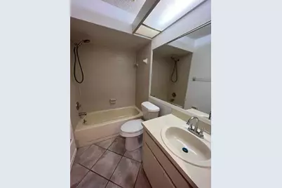 15308 E Pond Woods Drive, Tampa, FL 33618 - Photo 15