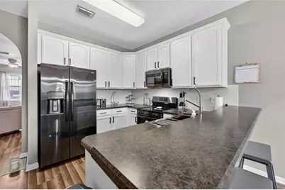 2052 Greenwood Valley Drive, Plant City, FL 33563 - Photo 15