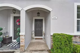 2052 Greenwood Valley Dr, Plant City, FL 33563 - Photo 5