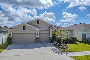 528 Ocean Spray Dr, Ruskin, FL 33570 - Photo 1