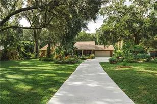 16625 Indian Mound Rd, Tampa, FL 33618 - Photo 3