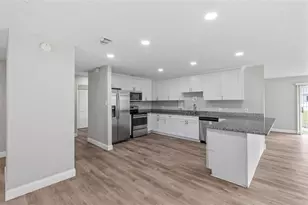 8302 Jackson Springs Rd, Tampa, FL 33615 - Photo 15