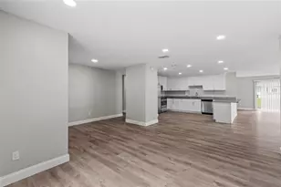 8302 Jackson Springs Rd, Tampa, FL 33615 - Photo 7