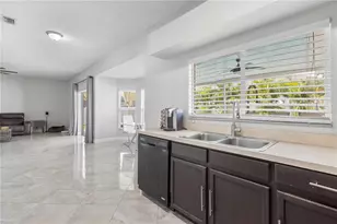 12608 Longcrest Dr, Riverview, FL 33579 - Photo 11