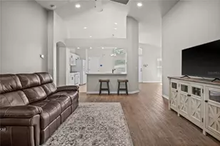 31308 Wrencrest Dr, Wesley Chapel, FL 33543 - Photo 7