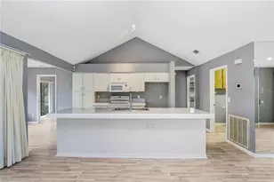 1826 Wolf Laurel Dr, Sun City Center, FL 33573 - Photo 5