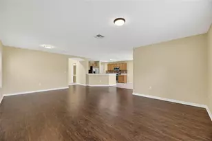 7552 Maroon Peak Dr, Ruskin, FL 33573 - Photo 11