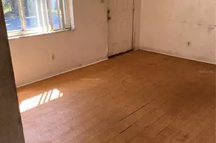 1443 5th St S, Saint Petersburg, FL 33701 - Photo 3