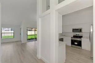 4013 51st Pl W, Bradenton, FL 34210 - Photo 5