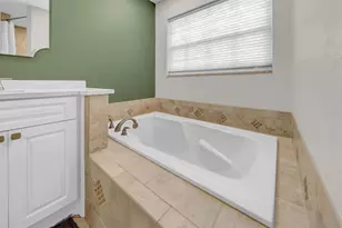 8809 Glen Lakes Blvd N, Saint Petersburg, FL 33702 - Photo 35