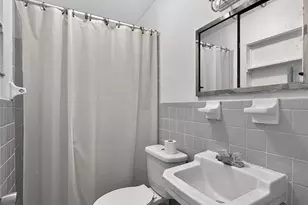 8009 Cornwall Ln, Tampa, FL 33615 - Photo 21