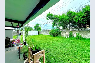 8009 Cornwall Lane, Tampa, FL 33615 - Photo 15