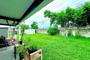 8009 Cornwall Ln, Tampa, FL 33615 - Photo 15