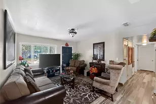 8009 Cornwall Ln, Tampa, FL 33615 - Photo 3