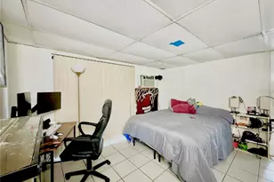 8009 Cornwall Ln, Tampa, FL 33615 - Photo 13