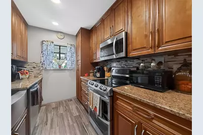 8009 Cornwall Lane, Tampa, FL 33615 - Photo 11