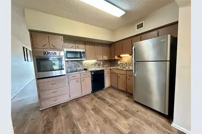 2402 Ecuadorian Way #28, Clearwater, FL 33763 - Photo 9