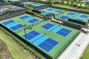 7825 Coral Sea Ln, Palmetto, FL 34221 - Photo 9