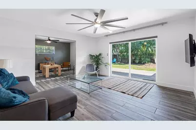 439 Capri Way NE, Saint Petersburg, FL 33704 - Photo 9