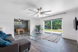 439 Capri Way NE, Saint Petersburg, FL 33704 - Photo 9