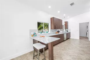 16 Treasure Ln, Treasure Island, FL 33706 - Photo 19