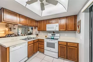 129 Woodlake Wynde, Oldsmar, FL 34677 - Photo 9
