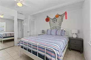 205 Bay Plaza, Treasure Island, FL 33706 - Photo 17