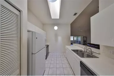 2405 New Haven Circle, Sun City Center, FL 33573 - Photo 7